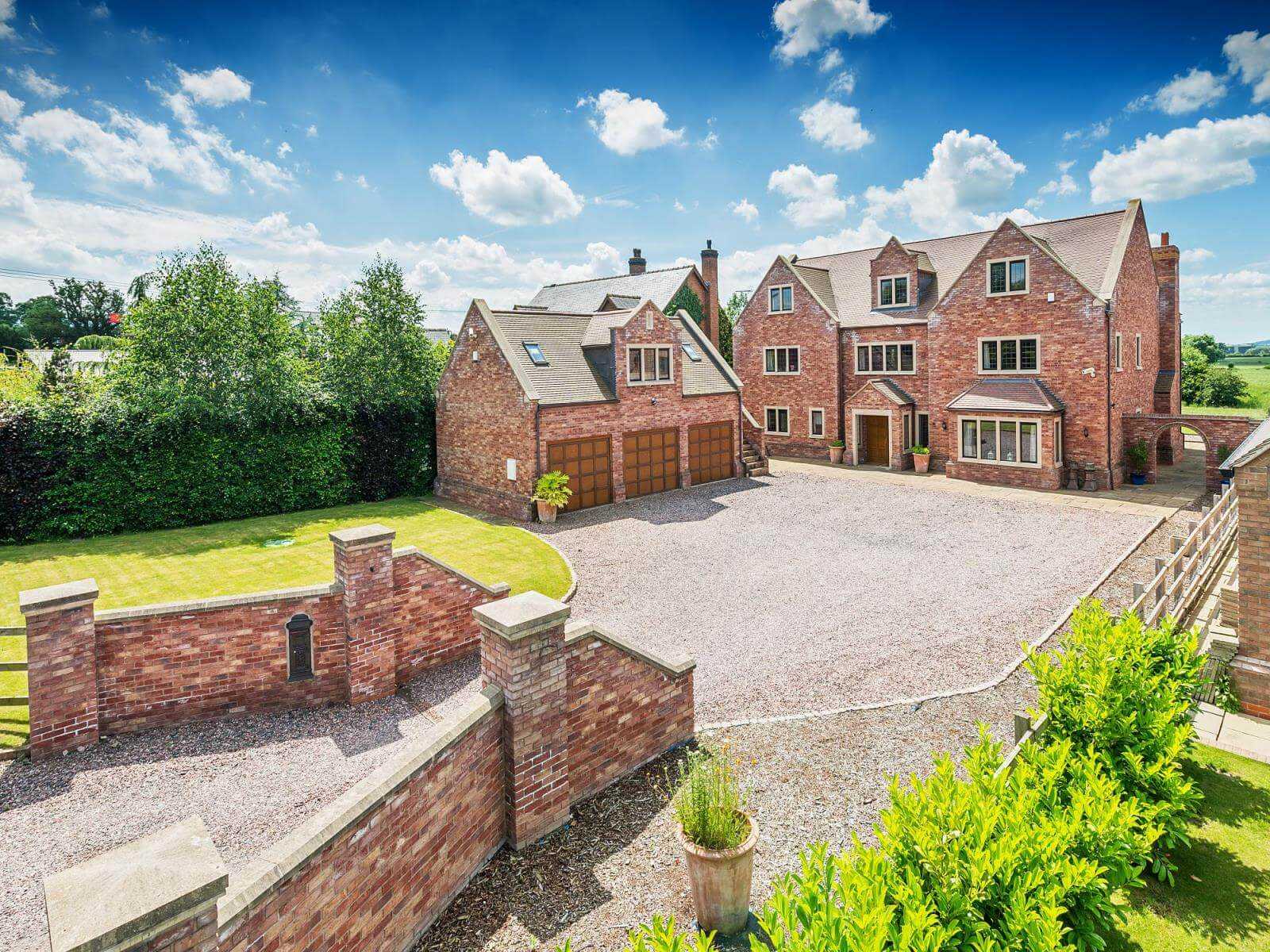 Nock Deighton Free Instant Online Valuation